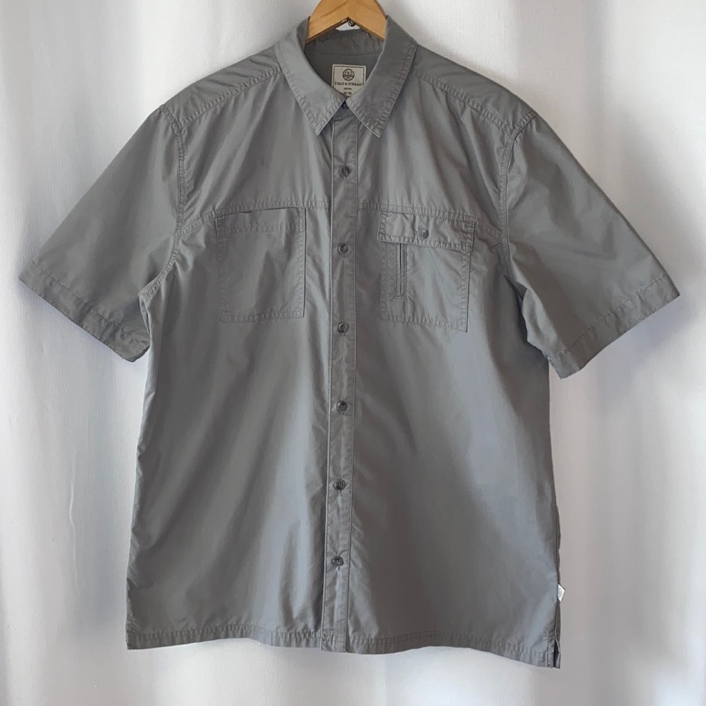 Field & Streams Grey Button Down Short Sleeved Shirt
